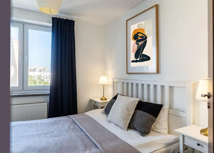 Concierge Center View * Varsó